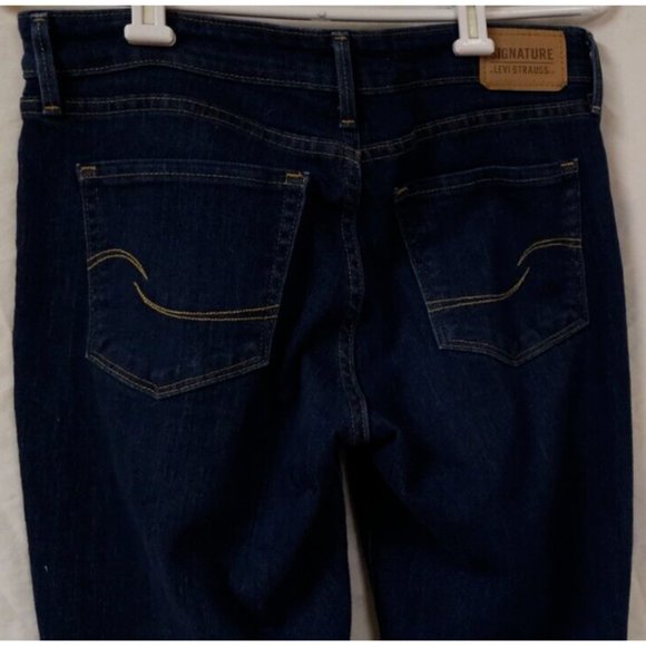 Levi Strauss Signature Womens Juniors 4M Mid Rise Dark Wash BootCut Jeans 30X30 - Picture 9 of 14